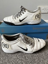 Stivali nike air usato Stivali nike air usato  Spedire a Italy