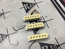Conjunto de cerâmica captador bobina única anos 90 Fender MIM Stratocaster comprar usado Conjunto de cerâmica captador bobina única anos 90 Fender MIM Stratocaster comprar usado  Enviando para Brazil