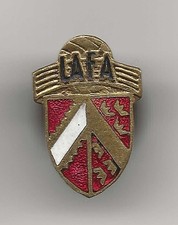 Ancien insigne métallique d'occasion  Biscarrosse
