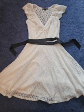 Robe dentelle blanc d'occasion  Sartrouville