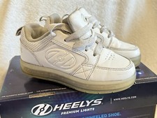 Sapatos de skate plano Heelys Premium Lights 1LO triplo branco meninas Reino Unido 12 comprar usado Sapatos de skate plano Heelys Premium Lights 1LO triplo branco meninas Reino Unido 12 comprar usado  Enviando para Brazil