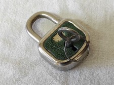 Ancien petit cadenas d'occasion  Chambon-sur-Voueize