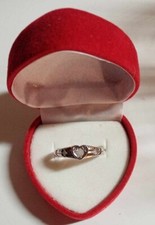 Anello forma cuore usato  Sale