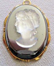Pendentif couleur camée d'occasion  Perros-Guirec