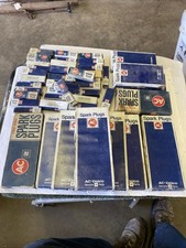 Box lot 189 for sale  Loretto