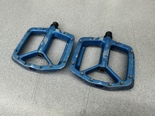 Pedais de MTB RaceFace Aeffect R plataforma 9/16" corpo de alumínio pinos removíveis azul, usado comprar usado  Enviando para Brazil