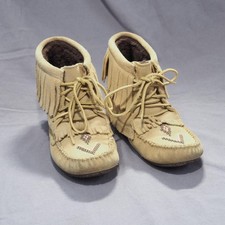 Manitobah mukluks shoes for sale  Saint James