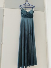 Abendkleid samt grün gebraucht kaufen Abendkleid samt grün gebraucht kaufen  Giengen an der Brenz