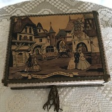 Ancien coffret poupée d'occasion  Vernet-les-Bains