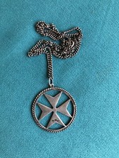 Pendentif croix malte d'occasion  Le Havre-