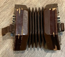 Usado, Concertina inglesa vintage Wheatstone 48 botões com estojo original 35021 por volta de 1938 comprar usado Usado, Concertina inglesa vintage Wheatstone 48 botões com estojo original 35021 por volta de 1938 comprar usado  Enviando para Brazil