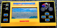 VINTAGE GRANDSTAND BMX BURNER VIDEOGAME PORTÁTIL BOM ESTADO DE FUNCIONAMENTO PARA A IDADE comprar usado  Enviando para Brazil