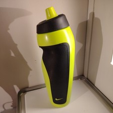 Garrafa de água Nike HyperSport Squeeze 20 oz voltagem brilhante amarelo/preto= comprar usado  Enviando para Brazil