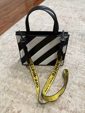 Bolsa listrada off white com alça transversal, usado comprar usado  Enviando para Brazil