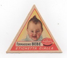 Bellissima figurina triangolar usato Bellissima figurina triangolar usato  Milano