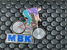 Pin pin badge d'occasion  Expédié en Belgium