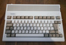 Ordinateur commodore amiga d'occasion  Gouzeaucourt
