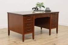 Traditional vintage walnut for sale  Kaukauna