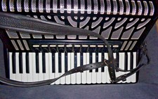 Delicia choral akkordeon gebraucht kaufen  Naundorf, Mügeln