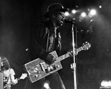 Bo Diddley toca sua "caixa de charutos" guitarra Gretsch no palco tocando foto 8x10 comprar usado  Enviando para Brazil