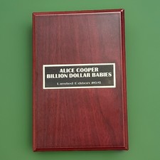 Alice Cooper caixa limitada assinada com curadoria manual bilhões de dólares bebês #6/6 comprar usado Alice Cooper caixa limitada assinada com curadoria manual bilhões de dólares bebês #6/6 comprar usado  Enviando para Brazil