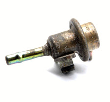 Fuel pressure regulator for sale  BOW STREET