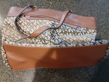 Usado, Bolsa feminina Tommy Hilfiger/bolsa de ombro aproximadamente 18 polegadas por 10 polegadas #S comprar usado  Enviando para Brazil