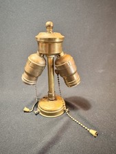 Peças antigas de lâmpada aglomerada de latão soquete duplo com correntes de puxar METEOR PAF PAR comprar usado Peças antigas de lâmpada aglomerada de latão soquete duplo com correntes de puxar METEOR PAF PAR comprar usado  Enviando para Brazil