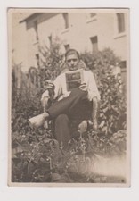 Photo man sitting d'occasion  Expédié en Belgium