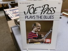 Joe Pass Plays the Blues: Jazz Guitar,, usado comprar usado  Enviando para Brazil