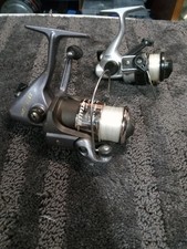 Dois molinetes de pesca comprar usado  Enviando para Brazil