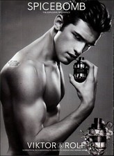 2013 anúncio impresso VIKTOR & ROLF Spicebomb SEXY modelo masculino não produto 01/08/23 comprar usado 2013 anúncio impresso VIKTOR & ROLF Spicebomb SEXY modelo masculino não produto 01/08/23 comprar usado  Enviando para Brazil