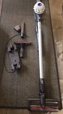 Dyson kabelloser standstaubsau gebraucht kaufen  Struvenhütten