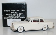 Usado, MILESTONE MINIATURES 1/43 GC3 - 1966 ALVIS TF21 SALOON - WHITE comprar usado  Enviando para Brazil