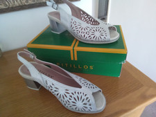 Ladies quality pitillos for sale  GOOLE