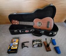 Ukulele Kala Soprano com estojo rígido e acessórios comprar usado  Enviando para Brazil