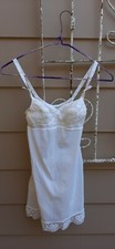 Sutiã/combinação chinelo vintage anos 60 feminino/Jrs branco com renda tamanho 32 A comprar usado  Enviando para Brazil