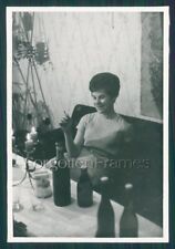 MENINA MORENA BONITA em NAMORO FUMANDO CIGARRO BEBENDO ABSTRATO Foto comprar usado  Enviando para Brazil