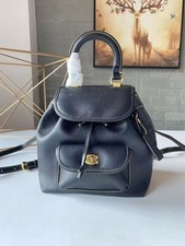 Mochila feminina COACH de couro preta com textura granulada de ferragens douradas, usado comprar usado  Enviando para Brazil