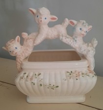 Plantador de bebês vintage com 3 cordeiros empinados rosa e azul comprar usado  Enviando para Brazil