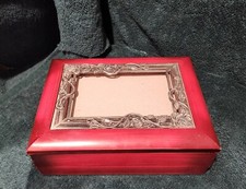Usado, Caixa de joias de madeira cerejeira usada - Forrada de veludo com porta-retrato de moldura de metal. comprar usado  Enviando para Brazil