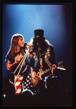 Transparência foto original Guns N Roses Axl Rose Slash tocando em concerto  comprar usado Transparência foto original Guns N Roses Axl Rose Slash tocando em concerto  comprar usado  Enviando para Brazil