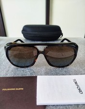 Occhiali sole unisex usato  Belluno