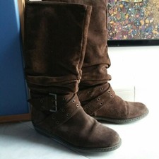 Stivali scamosciati donna usato Stivali scamosciati donna usato  Acquaviva delle Fonti
