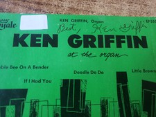 AUT0GRAPHED 1954 VG RARE KEN GRIFFIN at the organ WITH SIGNED SLEEVE ep350 45, usado comprar usado AUT0GRAPHED 1954 VG RARE KEN GRIFFIN at the organ WITH SIGNED SLEEVE ep350 45, usado comprar usado  Enviando para Brazil