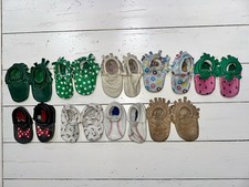 Usado, Lote de 9 pares de sapatos de bebê de couro sola macia boutique recém-escolhidos tamanho 4 comprar usado  Enviando para Brazil