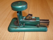 Ancienne agrafeuse jakyneuf d'occasion  Ciry-le-Noble