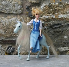 Poupée cendrillon cheval d'occasion  Cerisy-la-Salle