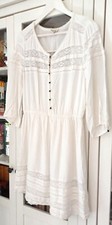 Jolie robe dentelles d'occasion  Six-Fours-les-Plages