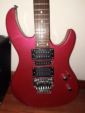 Chitarra elettrica amplificato usato  Pisa